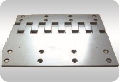 Combing plate expansion joints